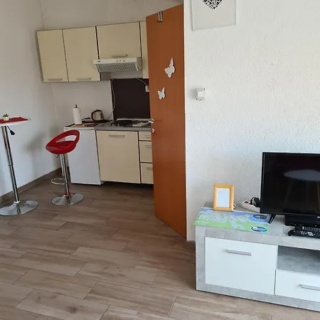 With Parking Space - 25558 شقة *
