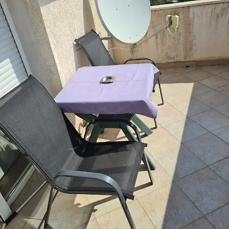 With Parking Space - 25558 شقة *