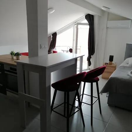 With Parking Space - 25558 شقة *
