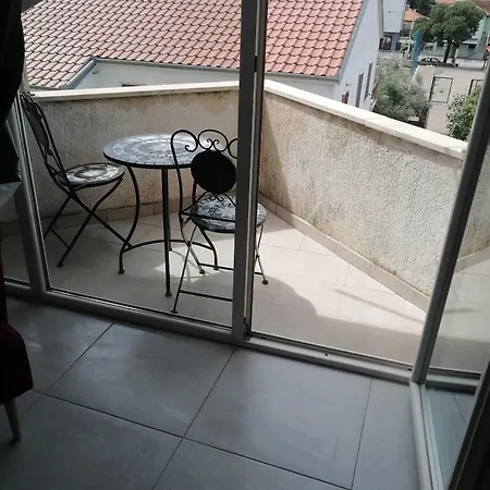 With Parking Space - 25558 شقة *