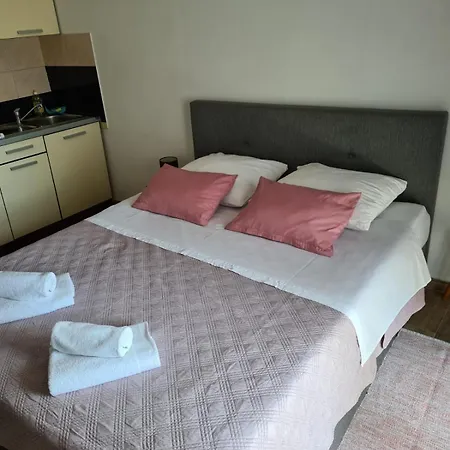 Apartman With Parking Space - 25558 Zadar