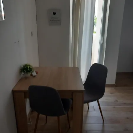 Apartman With Parking Space - 25558 Zadar